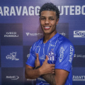 Daniel Limão assina primeiro contrato profissional com o Caravaggio