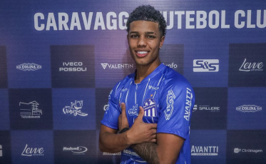Daniel Limão assina primeiro contrato profissional com o Caravaggio