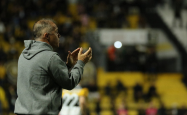 Eduardo Baptista destaca força da torcida na vitória do Criciúma