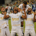     Time de SC pode fechar o turno com campanha histórica na Série B