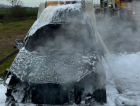 Fiat Fiorino pega fogo após falha durante trajeto em rodovia de Tubarão