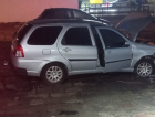 Incêndio em veículo é controlado por populares antes da chegada dos bombeiros