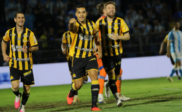 Yuri Tanque sai do banco, decide contra o Londrina e leva Criciúma à segunda vitória seguida