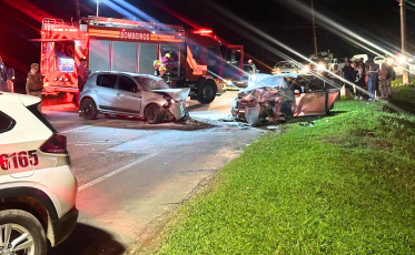 Colisão entre dois carros mata uma pessoa na Rodovia Luiz Rosso