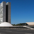 Congresso analisa fim da escala 6x1 e taxa das blusinhas nesta semana