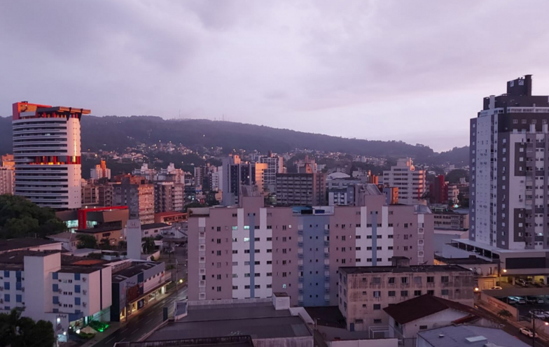 Após frio intenso no Sul de SC, temporais devem atingir o estado a partir de quarta