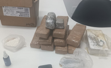 Crack escondido em painel de carro é apreendido e renderia mais de 4 mil pedras 