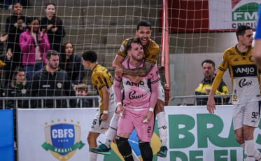 Criciúma busca empate no fim e dá mais um passo rumo à classificação no Brasileiro