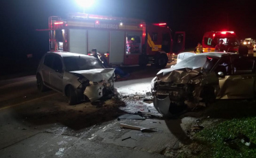 Colisão entre três carros deixa um morto e cinco feridos em Criciúma