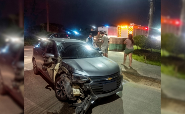 Colisão entre carro e moto deixa motociclista gravemente ferido na SC-445, em Içara