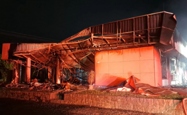 Incêndio atinge laticínio e destrói estrutura de 800 m² em Nova Veneza