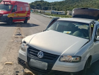 Batida entre dois carros deixa três idosos feridos na SC-108, em Urussanga