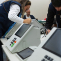 Eleição em SC tem menos ocorrências e menos problemas com urnas que em 2022 e 2024