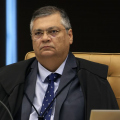 Flávio Dino manda PF investigar suspeitas envolvendo R$ 55,4 milhões em emendas Pix