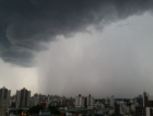 Alerta vermelho atinge SC e RS com chuva intensa, granizo e ventos acima de 100 km/h