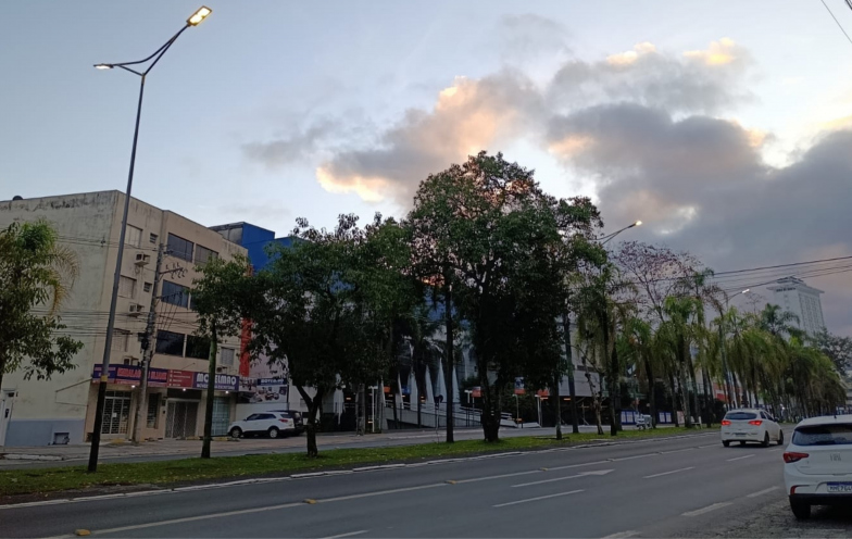 Frio e neblina nas primeiras horas dão lugar ao sol neste sábado em SC