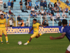 Louzer estreia pelo Criciúma em clássico que vale permanência no G6