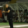 “Não confiem tanto no que eu digo”, brinca Baptista após empate