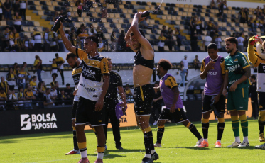 Embalado e com expectativa de público recorde, Criciúma tem confronto direto por vaga no G2