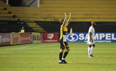 Criciúma consegue empatar em casa: 4 a 4