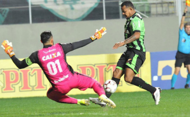 Criciúma empata com o líder fora de casa