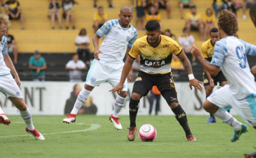 Criciúma perde a terceira seguida e afunda na classificação