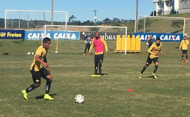 Criciúma pode ganhar quatro posições se vencer