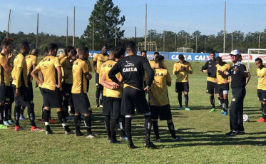 Criciúma estreia técnico e busca primeiros pontos