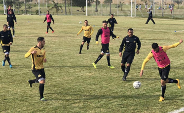 Vitória tira o Criciúma da zona de rebaixamento