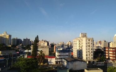 Tempo abafado nesta terça-feira 