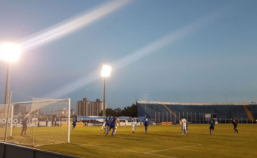 Criciúma vai para o intervalo vencendo por 1 a 0