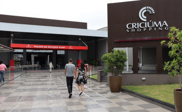 Criciúma Shopping volta a atender em horário normal