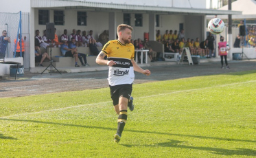 Tencati encaminha o time para o primeiro jogo contra o Guarani/SC