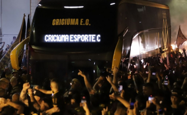 Após vitória, Criciúma abre venda de 4 mil ingressos para estreia em casa pela Série B