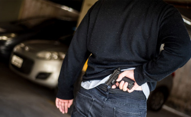 Quadrilha assalta residência e criminosos roubam R$ 25 mil