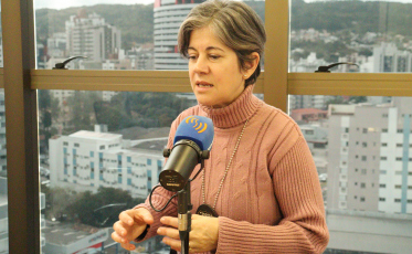 [Áudio] Jornalista policial e investigadora é indicada ao Prêmio Criciúma Faz Bem