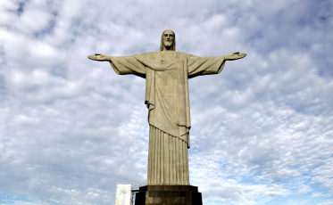 Covid-19: principal cartão postal do país entra em campanha por vacinação