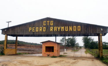 Demora no repasse de R$ 500 mil fez o CTG Pedro Raymundo mudar a data de rodeio