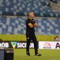 Baptista comemora empate no sufoco e elogia postura do elenco: 'Serve de alerta'