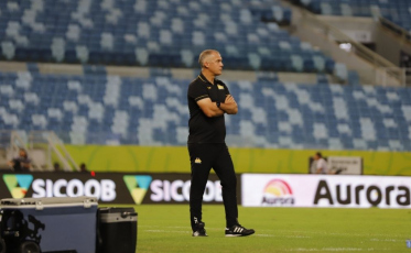 Baptista comemora empate no sufoco e elogia postura do elenco: 'Serve de alerta'
