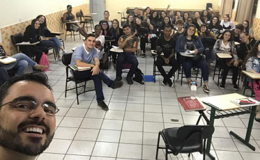 Cursinho pré-vestibular gratuito abre inscrições para novos alunos