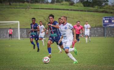Caravaggio empata com o Caçador em Nova Veneza