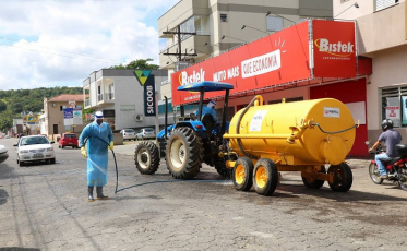 Desinfecção nas ruas de Nova Veneza para conter o coronavírus