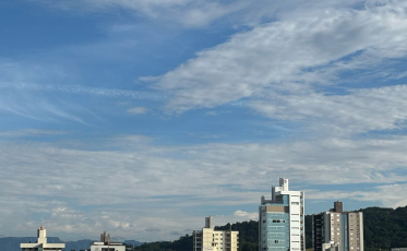 [Áudio] Sol entre nuvens com máxima de 35ºC