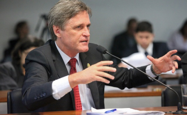 Senado discute proposta do Sistema Nacional de Educação