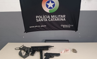 Adolescente é apreendido com arma e drogas em Criciúma