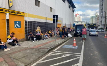 [Áudio] Torcida madruga no estádio para garantir ingresso para Criciúma x Botafogo-SP