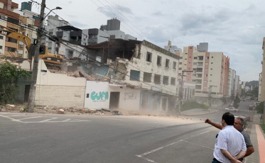 Das ruínas, nasce um novo sindicato