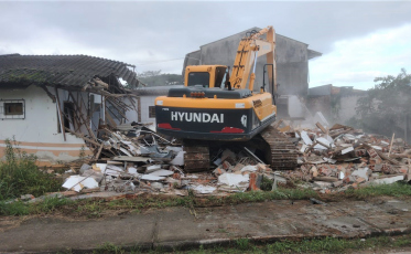 Antiga Unidade de Saúde do bairro Liri é demolida