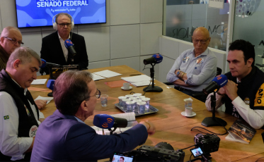 Candidatos ao Senado trocam perguntas sobre apostas, endividamento e Morro dos Cavalos 